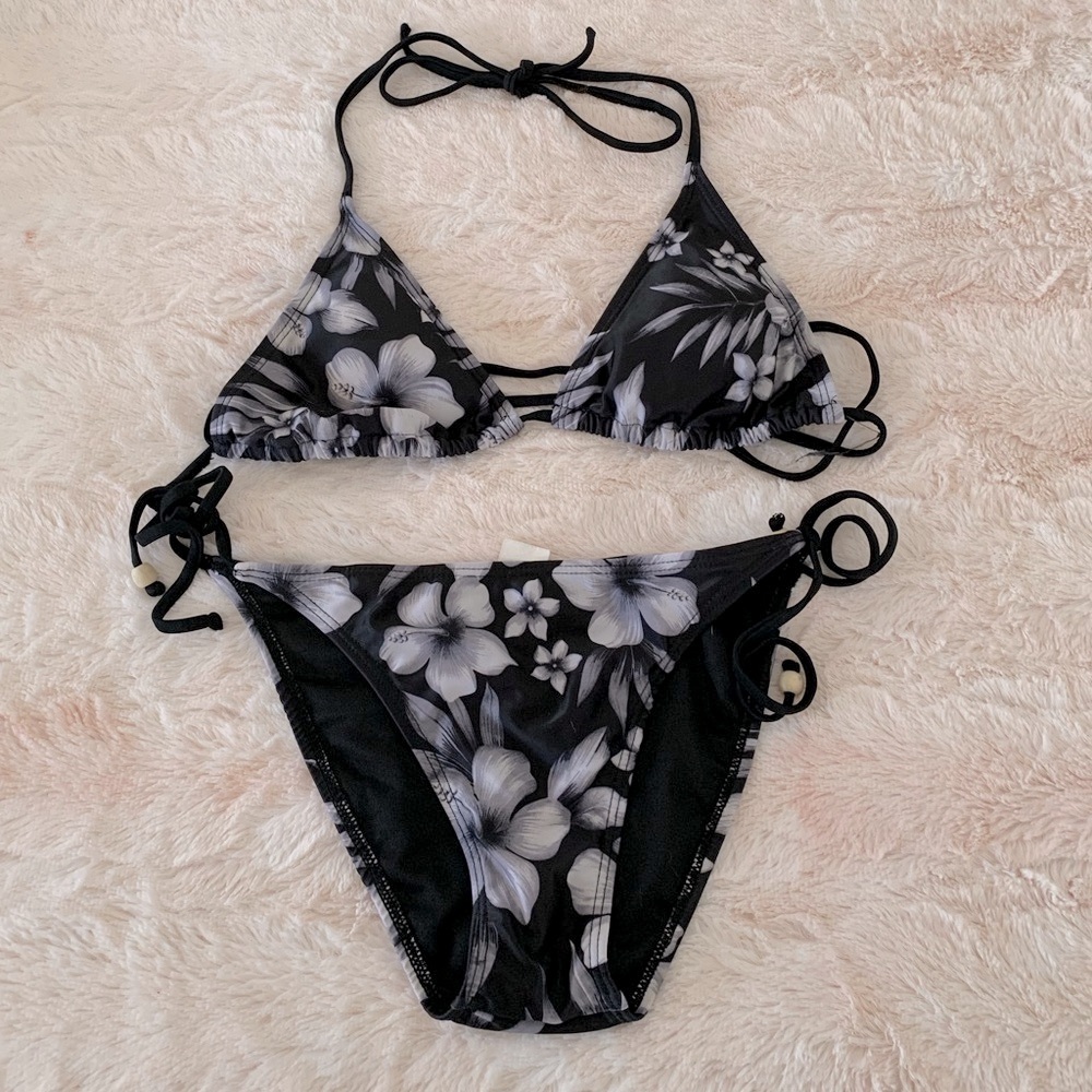 Hawaiian String Bikini Swimsuit 🌴👙